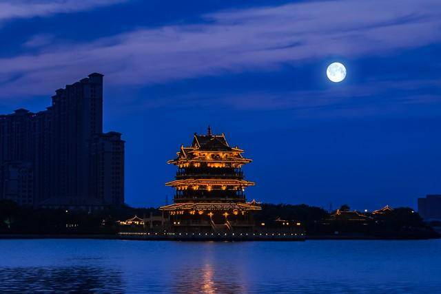 中秋祝福短信简短的句子？关于中秋高级有质感的句子